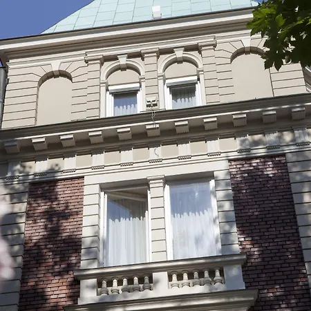 Parkhotel טראונשטיין