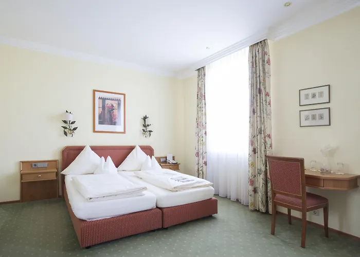 מלון Parkhotel 3*