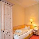 Parkhotel מלון 3*