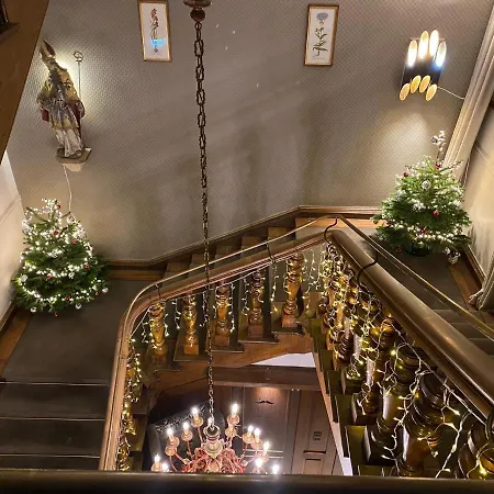 Отель Parkhotel 3*