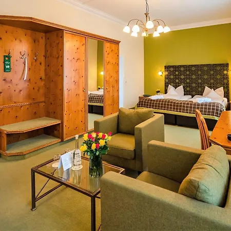 Parkhotel Отель 3*