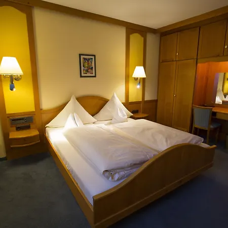 Отель Parkhotel