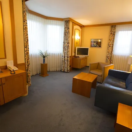 Отель Parkhotel 3*