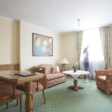 Parkhotel Отель Траунштайн