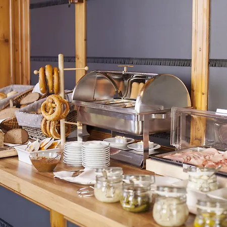 Отель Parkhotel