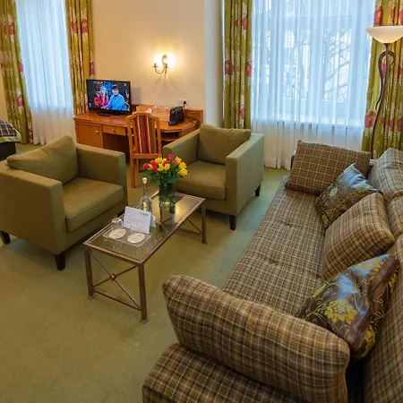 ホテル Parkhotel 3*