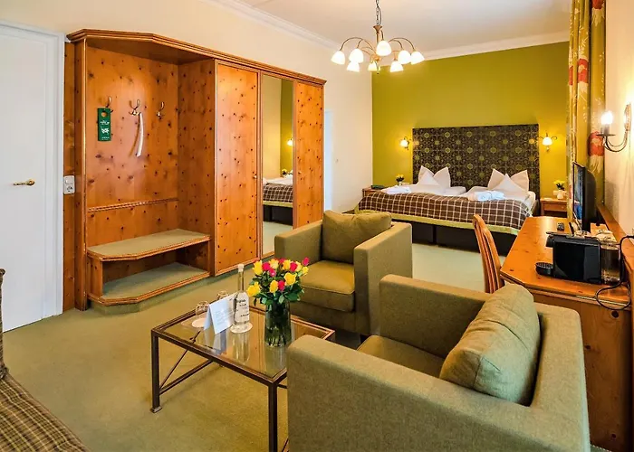 Parkhotel Отель 3*